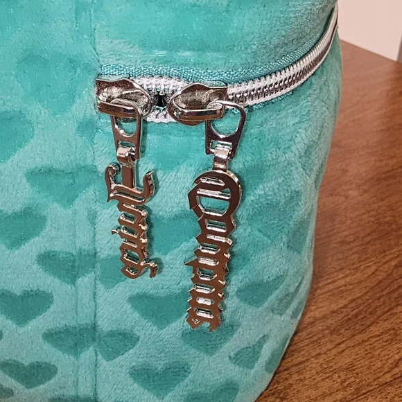 Juicy Couture Aqua Heart Pattern Cosmetic Bag - Picture 4 of 7